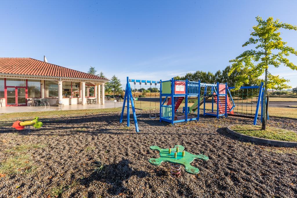 Aireco Hotel Cazères-sur-lʼAdour Buitenkant foto